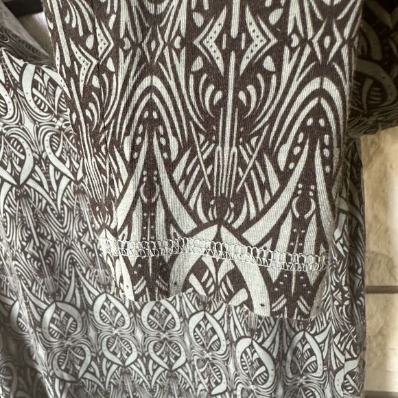 Cabi Tee Top Women Large Long Sleeve Geometric Print Green Dark Gray - Picture 3 of 5